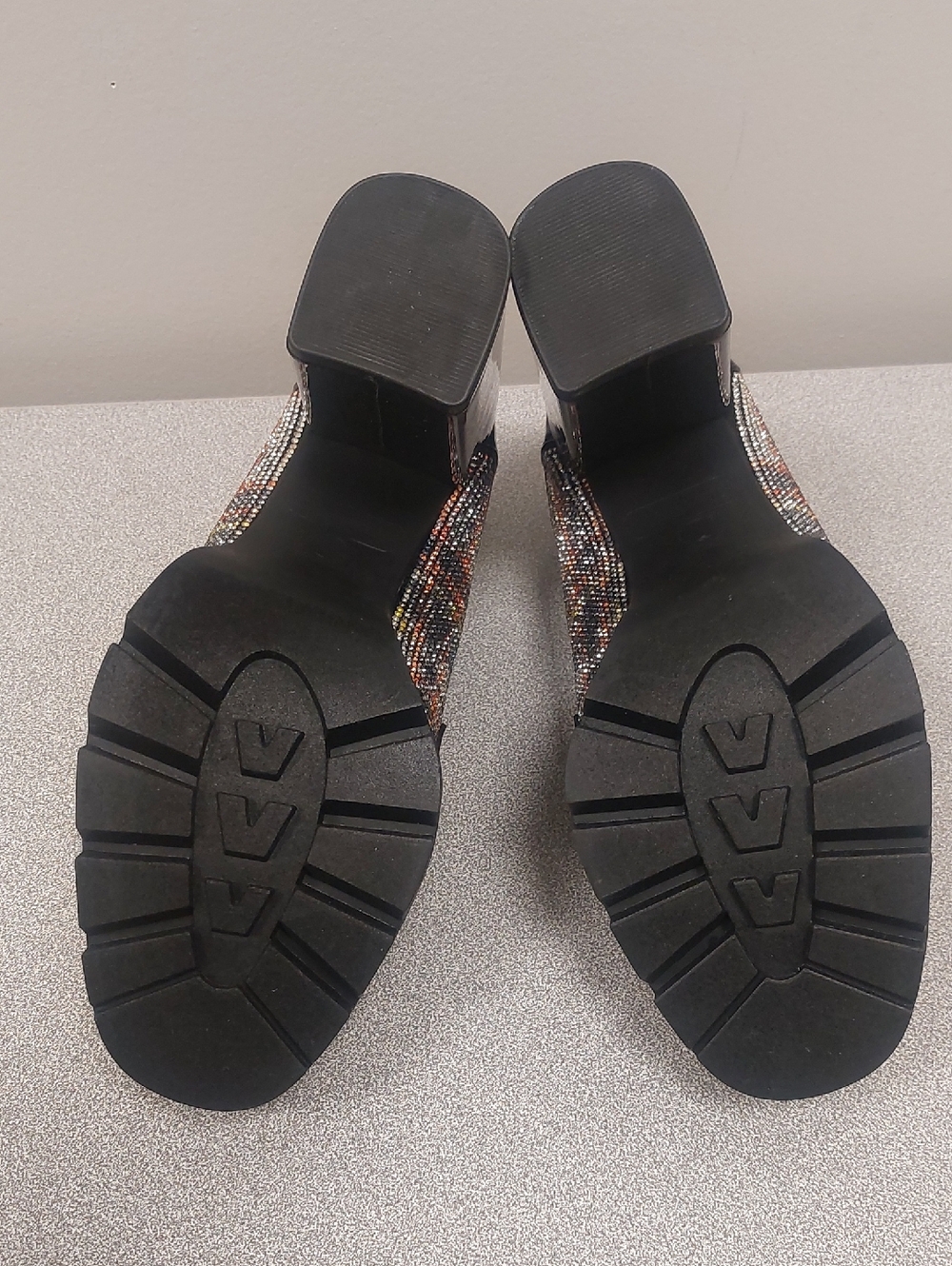 Betsey Johnson Adelyn White Plaid Multi Rhinestone Platform Pumps Sz 8 - Picture 14 of 17